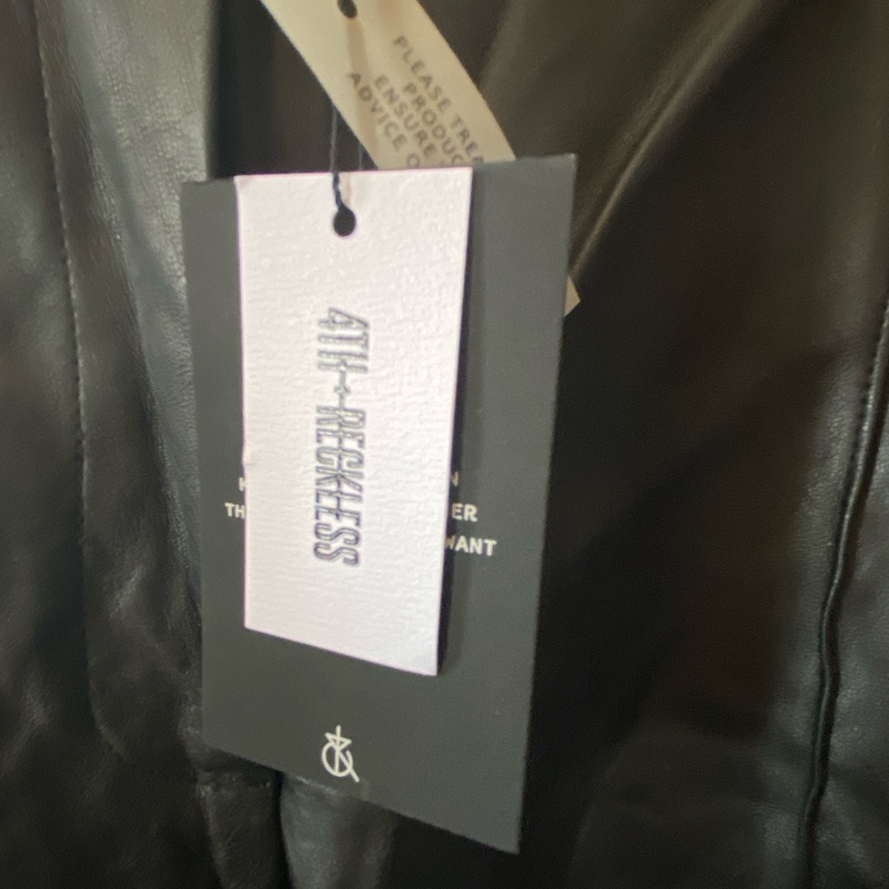 Black Relaxed Fit Patented Leather Dress Pants with Tailored Style - Picture 4 of 7